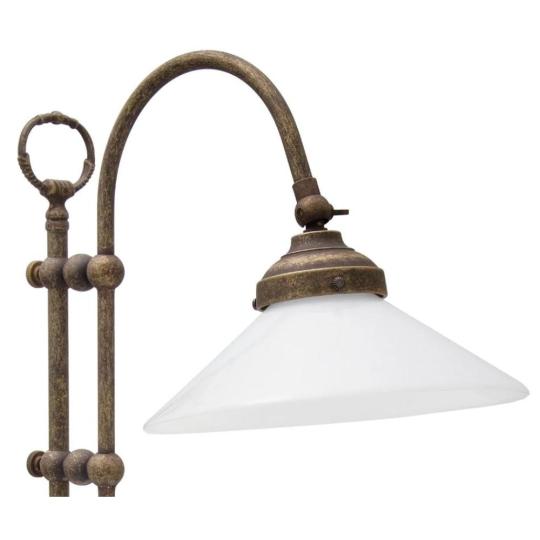 klasszikus stilusu mediterran rez asztali lampa uvegburas elegans polgari antikolt ablaton nyaralo irodai vilagitas rusztikus regi regies tejuveg paraszthaz balatonfelvidek lakberendezes patinas.jpg